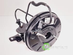 Używane Wspomaganie hamulców Peugeot 2008 (UD/UK/UR/US/UX) 1.2 VTi 12V PureTech 130 Cena € 75,00 Procedura marży oferowane przez Autodemontagebedrijf De Mars