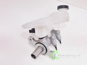 Używane Glówny cylinder hamulcowy Peugeot 2008 (UD/UK/UR/US/UX) 1.2 VTi 12V PureTech 130 Cena € 45,00 Procedura marży oferowane przez Autodemontagebedrijf De Mars