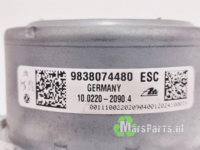 Pompa ABS z Peugeot 2008 (UD/UK/UR/US/UX) 1.2 VTi 12V PureTech 130 2020