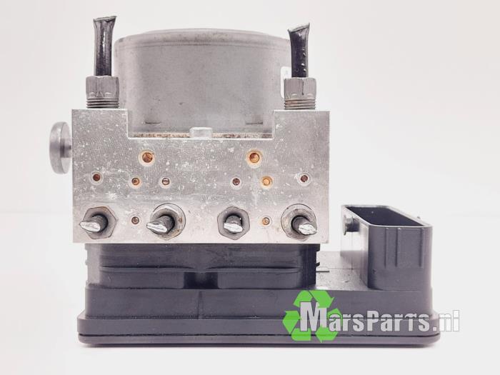 Pompa ABS z Peugeot 2008 (UD/UK/UR/US/UX) 1.2 VTi 12V PureTech 130 2020