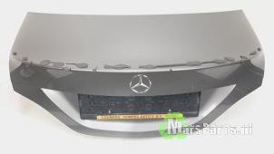 Begagnade Baklucka Mercedes CLA (117.3) 1.6 CLA-180 16V Pris € 300,00 Marginaltabell erbjuds av Autodemontagebedrijf De Mars