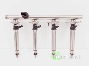 Gebruikte Galerij (Injectie) Mercedes CLA (117.3) 1.6 CLA-180 16V Prijs € 100,00 Margeregeling aangeboden door Autodemontagebedrijf De Mars