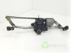 Używane Silnik i mechanizm wycieraczki Volkswagen Caddy III (2KA,2KH,2CA,2CH) 1.6 TDI 16V Cena € 27,00 Procedura marży oferowane przez Autodemontagebedrijf De Mars