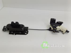 Używane Mechanizm zamka tylnej klapy Audi A3 Sportback (8PA) 1.9 TDI Cena € 45,00 Procedura marży oferowane przez Autodemontagebedrijf De Mars