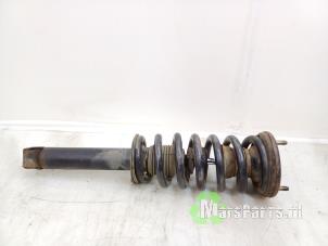 Używane Amortyzator lewy przód Mitsubishi Pajero Hardtop (V6/7) 3.2 DI-D 16V Cena € 45,00 Procedura marży oferowane przez Autodemontagebedrijf De Mars