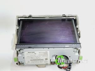 Używane Wyswietlacz jednostki multimedialnej Audi A3 Sportback (8VA/8VF) 1.6 TDI 16V Cena € 225,00 Procedura marży oferowane przez Autodemontagebedrijf De Mars