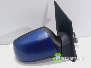 Używane Lusterko zewnetrzne prawe Dacia Sandero I (BS) 1.2 16V Cena € 27,00 Procedura marży oferowane przez Autodemontagebedrijf De Mars