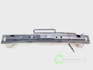 Używane Rama zderzaka przód Peugeot Partner (GC/GF/GG/GJ/GK) 1.6 HDI 75 16V Cena € 67,50 Procedura marży oferowane przez Autodemontagebedrijf De Mars