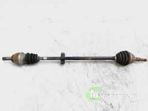 Gebruikte Aandrijfas rechts-voor Opel Astra G (F67) 1.6 16V Prijs € 27,00 Margeregeling aangeboden door Autodemontagebedrijf De Mars