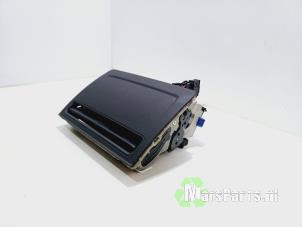 Używane Wyswietlacz nawigacji Audi A3 Sportback (8VA/8VF) 1.6 TDI 16V Cena € 150,00 Procedura marży oferowane przez Autodemontagebedrijf De Mars