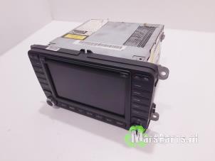 Begagnade Navigeringssystem Volkswagen Passat (3C2) 2.0 FSI 16V Pris € 85,50 Marginaltabell erbjuds av Autodemontagebedrijf De Mars