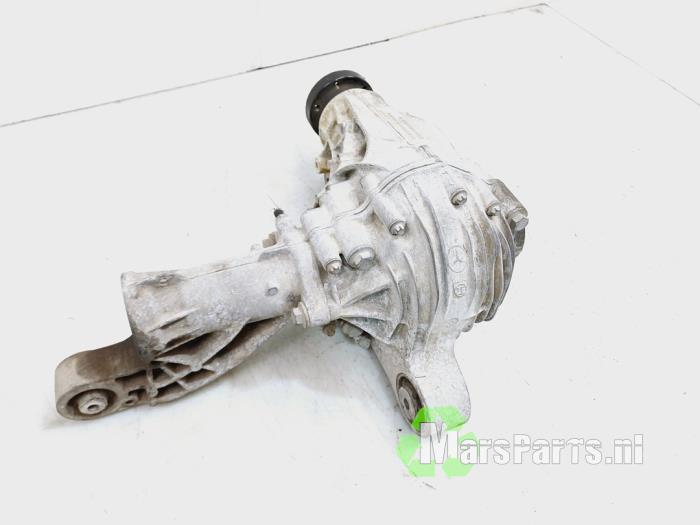 Främre differential från en Mercedes-Benz GL (X164) 4.0 GL 420 CDI V8 32V 2007