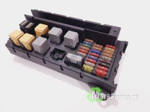 Gebruikte Zekeringkast Mercedes Sprinter 3t (906.61) 210 CDI 16V Prijs € 31,50 Margeregeling aangeboden door Autodemontagebedrijf De Mars