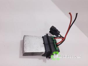 Begagnade Motstånd, kupéfläkt Peugeot 1007 (KM) 1.6 GTI,Gentry 16V Pris € 20,00 Marginaltabell erbjuds av Autodemontagebedrijf De Mars