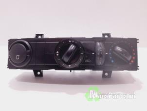 Begagnade Värmekontrollpanel Mercedes Sprinter 3,5t (906.63) 313 CDI 16V Pris € 36,00 Marginaltabell erbjuds av Autodemontagebedrijf De Mars