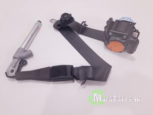 Gebruikte Veiligheidsgordel rechts-voor Opel Insignia 2.0 SIDI Eco Turbo 16V Prijs € 54,00 Margeregeling aangeboden door Autodemontagebedrijf De Mars