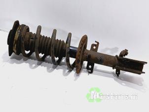 Używane Amortyzator prawy przód Renault Kangoo Express (FW) ZE Cena € 31,50 Procedura marży oferowane przez Autodemontagebedrijf De Mars