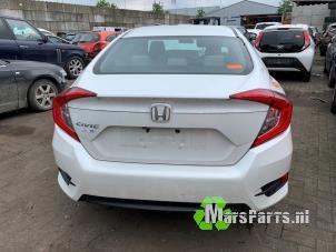 Używane Os tylna napedu na przednie kola Honda Civic (FC) Cena € 250,00 Procedura marży oferowane przez Autodemontagebedrijf De Mars