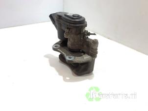 Używane Zacisk hamulcowy lewy tyl Renault Megane IV Estate (RFBK) 1.5 Energy dCi 110 Cena € 72,00 Procedura marży oferowane przez Autodemontagebedrijf De Mars