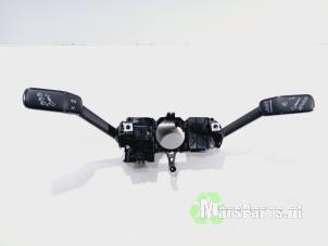 Używane Przelacznik Combi kolumny kierownicy Volkswagen Polo VI (AW1) 1.0 MPi 12V Cena € 70,00 Procedura marży oferowane przez Autodemontagebedrijf De Mars