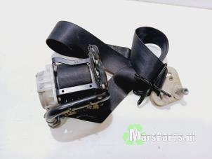 Używane Pas bezpieczenstwa prawy przód Peugeot Partner (GC/GF/GG/GJ/GK) 1.6 HDI, BlueHDI 75 Cena € 150,00 Procedura marży oferowane przez Autodemontagebedrijf De Mars