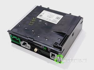 Gebruikte Radio module Opel Insignia Grand Sport 1.6 CDTI 16V 136 Prijs € 100,00 Margeregeling aangeboden door Autodemontagebedrijf De Mars