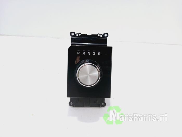 Automatisk växelväljare från en Land Rover Range Rover Velar (LY) 5.0 V8 32V SVR 2019