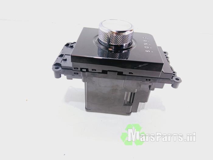 Automatisk växelväljare från en Land Rover Range Rover Velar (LY) 5.0 V8 32V SVR 2019