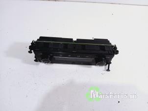 Używane Panel sterowania nagrzewnicy Volkswagen Polo VI (AW1) 1.0 MPi 12V Cena € 100,00 Procedura marży oferowane przez Autodemontagebedrijf De Mars