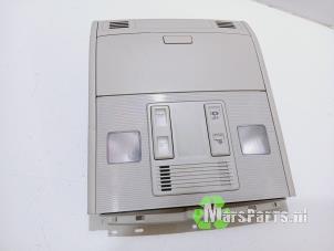 Używane Oswietlenie wewnetrzne przód Volkswagen Polo VI (AW1) 1.0 MPi 12V Cena € 40,00 Procedura marży oferowane przez Autodemontagebedrijf De Mars