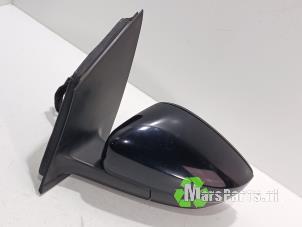 Używane Lusterko zewnetrzne lewe Volkswagen Polo V (6R) 1.2 TDI 12V BlueMotion Cena € 45,00 Procedura marży oferowane przez Autodemontagebedrijf De Mars