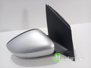 Używane Lusterko zewnetrzne prawe Volkswagen Polo V (6R) 1.2 TDI 12V BlueMotion Cena € 40,00 Procedura marży oferowane przez Autodemontagebedrijf De Mars