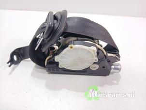 Używane Pas bezpieczenstwa prawy przód Volkswagen Polo V (6R) 1.2 TDI 12V BlueMotion Cena € 85,00 Procedura marży oferowane przez Autodemontagebedrijf De Mars