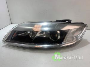 Gebruikte Koplamp links Audi Q7 (4LB) 4.2 FSI V8 32V Prijs € 220,00 Margeregeling aangeboden door Autodemontagebedrijf De Mars