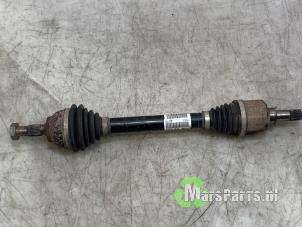 Gebruikte Steekas links-voor Peugeot 208 I (CA/CC/CK/CL) 1.6 Blue HDi Prijs € 40,00 Margeregeling aangeboden door Autodemontagebedrijf De Mars