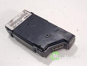 Używane Jednostka multimedialna Volkswagen Polo V (6R) 1.2 TSI Cena € 20,00 Procedura marży oferowane przez Autodemontagebedrijf De Mars