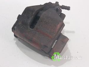 Używane Zacisk hamulcowy lewy przód Volkswagen Polo V (6R) 1.2 TSI Cena € 18,00 Procedura marży oferowane przez Autodemontagebedrijf De Mars