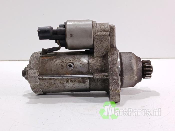 Startmotor från en Volkswagen Passat Variant (3G5) 1.6 TDI 16V 2015