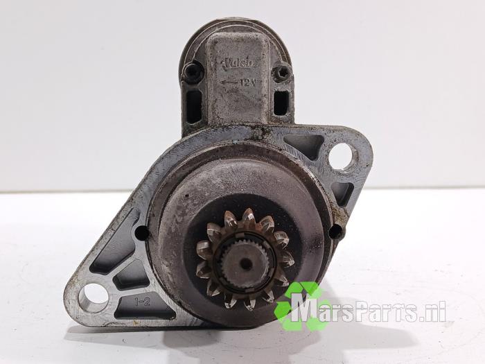 Startmotor från en Volkswagen Passat Variant (3G5) 1.6 TDI 16V 2015