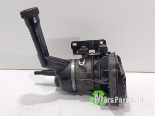 Używane Pompa wspomagania kierownicy Peugeot Partner (GC/GF/GG/GJ/GK) 1.6 HDI 90 16V Cena € 90,00 Procedura marży oferowane przez Autodemontagebedrijf De Mars