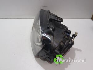 Begagnade Strålkastare, vänster Audi A3 Sportback (8PA) 1.9 TDI Pris € 150,00 Marginaltabell erbjuds av Autodemontagebedrijf De Mars