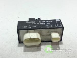 Używane Przekaznik wentylatora Volkswagen Polo IV (9N1/2/3) 1.2 12V Cena € 30,00 Procedura marży oferowane przez Autodemontagebedrijf De Mars