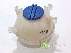 Używane Zbiornik rozprezny Audi A3 Cena € 20,00 Procedura marży oferowane przez Autodemontagebedrijf De Mars