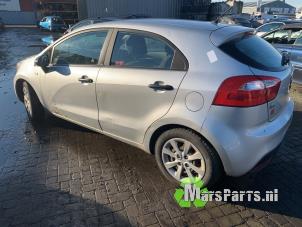 Gebruikte Zijpaneel links-achter Kia Rio III (UB) 1.2 CVVT 16V Prijs € 250,00 Margeregeling aangeboden door Autodemontagebedrijf De Mars