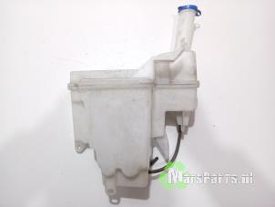 Używane Zbiornik spryskiwacza przód Peugeot 108 Cena € 40,00 Procedura marży oferowane przez Autodemontagebedrijf De Mars