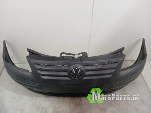 Używane Zderzak przedni Volkswagen Caddy Combi III (2KB,2KJ) 2.0 SDI Cena € 100,00 Procedura marży oferowane przez Autodemontagebedrijf De Mars