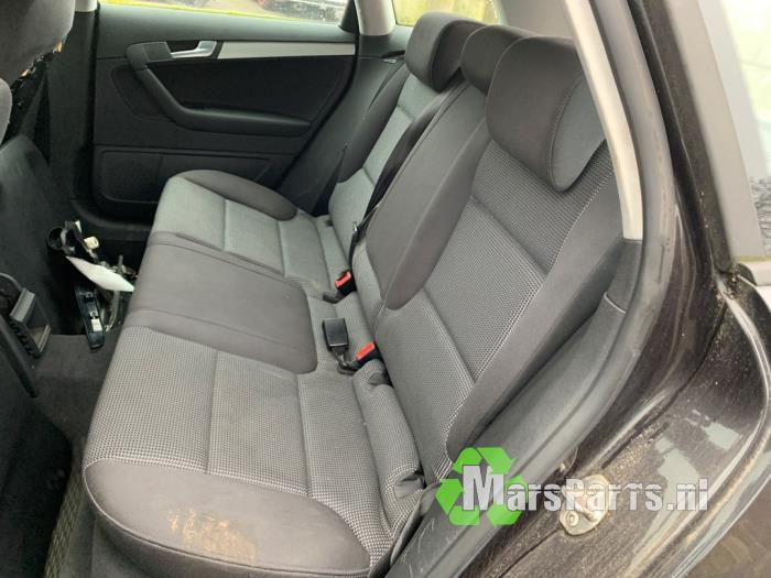 Pas bezpieczenstwa lewy tyl z Audi A3 Sportback (8PA) 1.9 TDI 2010