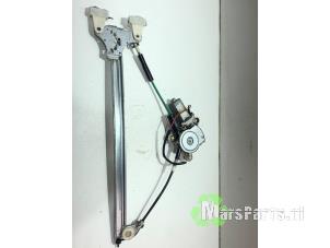 Begagnade Fönstermekanism, 2-dörrars, höger fram Opel Agila (A) 1.2 16V Twin Port Pris € 35,00 Marginaltabell erbjuds av Autodemontagebedrijf De Mars