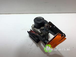 Używane Pompa ABS Ford Focus 1 ST Wagon 2.0 16V ST170 Cena € 65,00 Procedura marży oferowane przez Autodemontagebedrijf De Mars