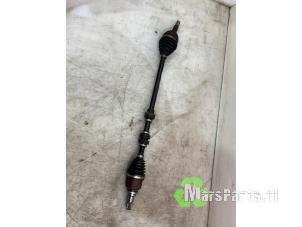 Gebruikte Aandrijfas rechts-voor Nissan Micra (K14) 1.0 IG-T 100 Prijs € 125,00 Margeregeling aangeboden door Autodemontagebedrijf De Mars